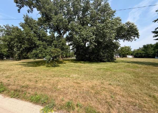 605 8th ST SW, Little Falls, MN 56345