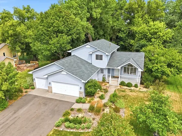 1039 Heather DR, Woodbury, MN 55129