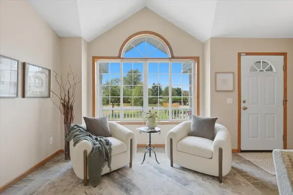 1039 Heather DR, Woodbury, MN 55129