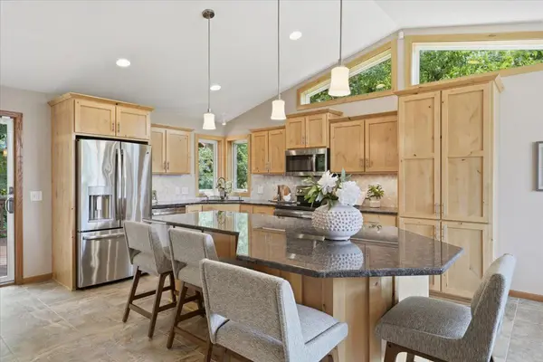 1039 Heather DR, Woodbury, MN 55129