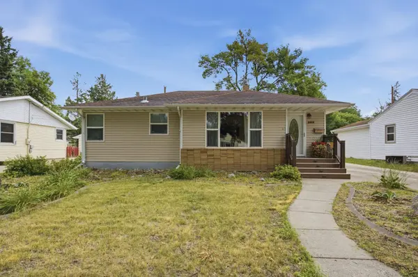 2013 7th ST N, Fargo, ND 58102