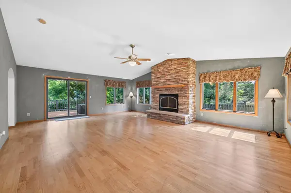 1810 Cedar PL, Buffalo, MN 55313