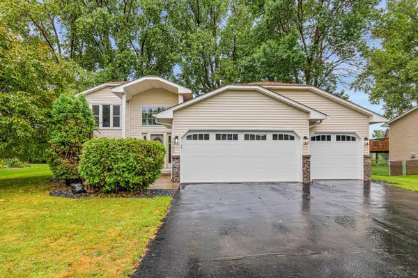 2060 121st LN NW, Coon Rapids, MN 55448