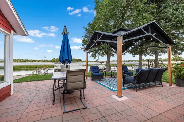 969 Hamlet DR N, Avon, MN 56310