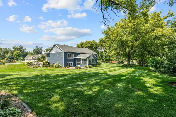 1412 Fairacre LN SW, Willmar, MN 56201