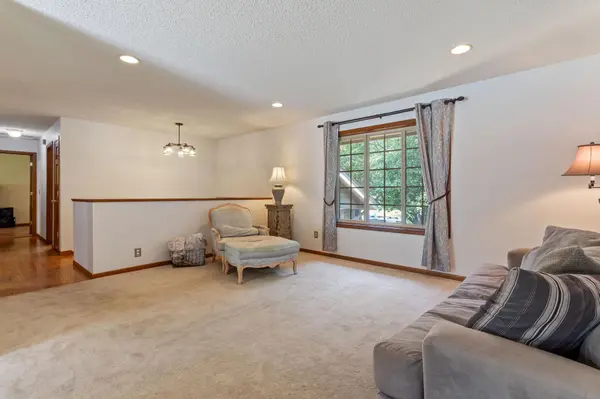 4263 Sun Cliff RD, Eagan, MN 55122