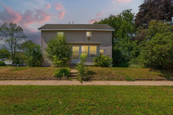 2306 4th ST, Eau Claire, WI 54703