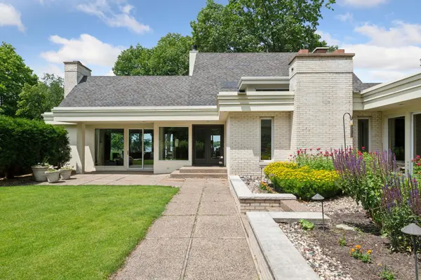 4770 Manitou RD, Excelsior, MN 55331
