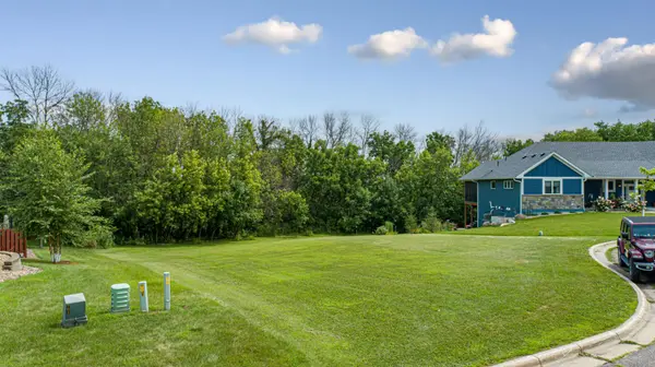905 Orchard Heights CT, Faribault, MN 55021
