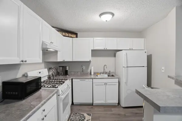 7248 72nd LN N, Brooklyn Park, MN 55428