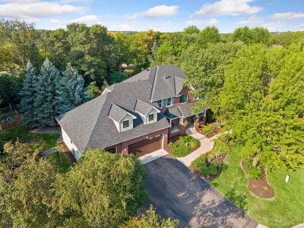 8381 Hidden Ponds Alcove, Woodbury, MN 55125