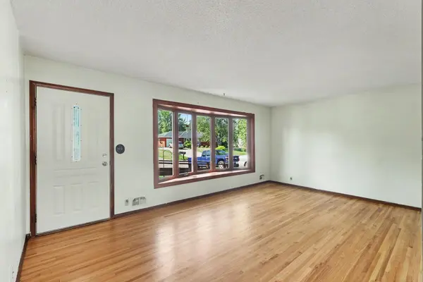 217 Dawn AVE, Shoreview, MN 55126
