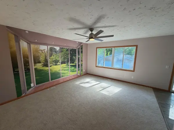 112 Mcgregor AVE N, Mahtomedi, MN 55115