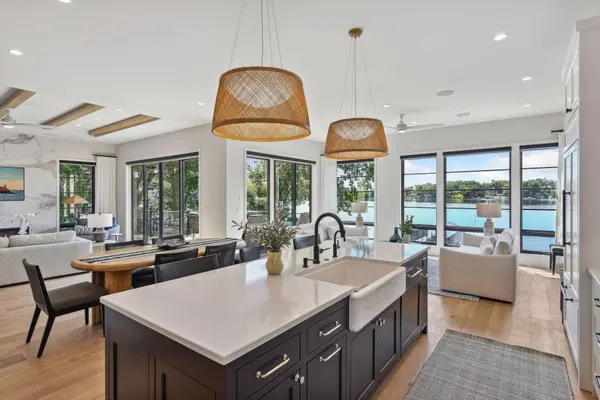 4467 Lafayette LN, Spring Park, MN 55384