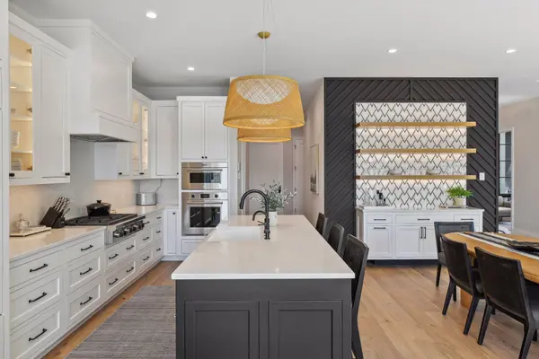 4467 Lafayette LN, Spring Park, MN 55384
