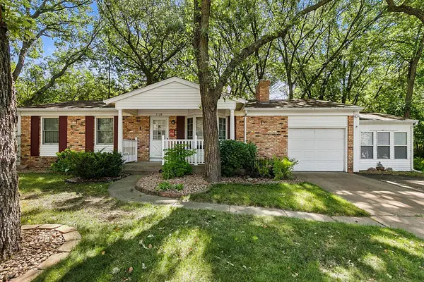 1720 Cherry LN, Saint Cloud, MN 56304