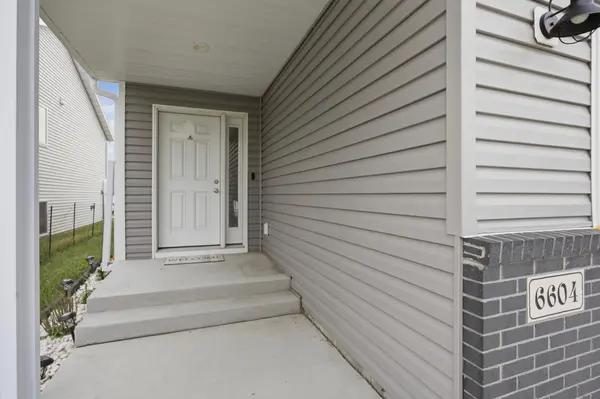 6604 28th ST S, Fargo, ND 58104