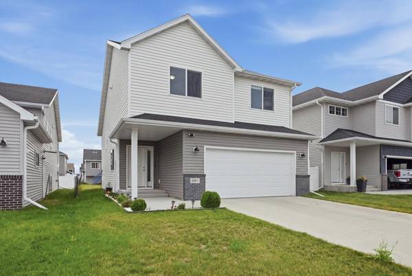 6604 28th ST S, Fargo, ND 58104