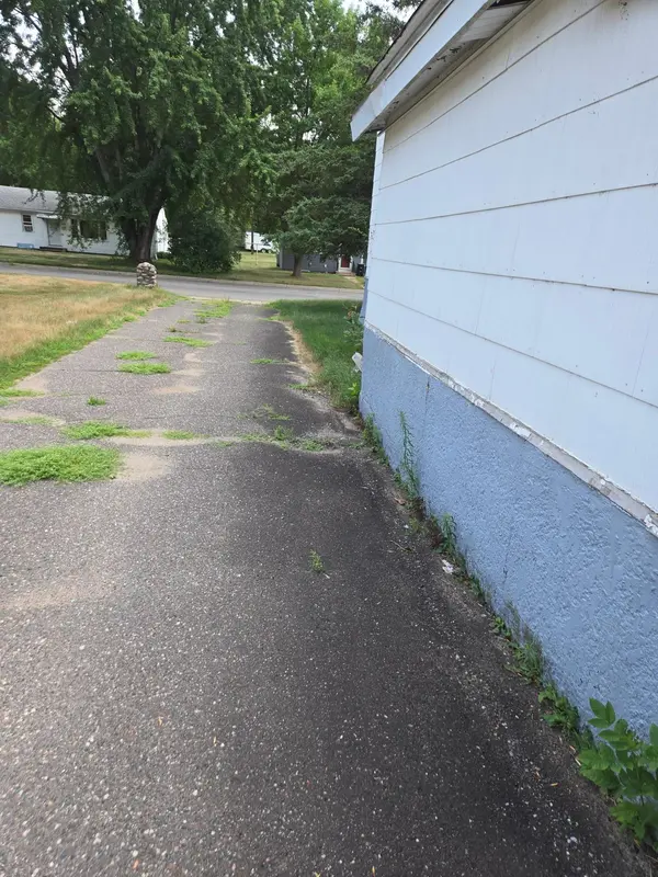 1007 7th ST NE, Little Falls, MN 56345