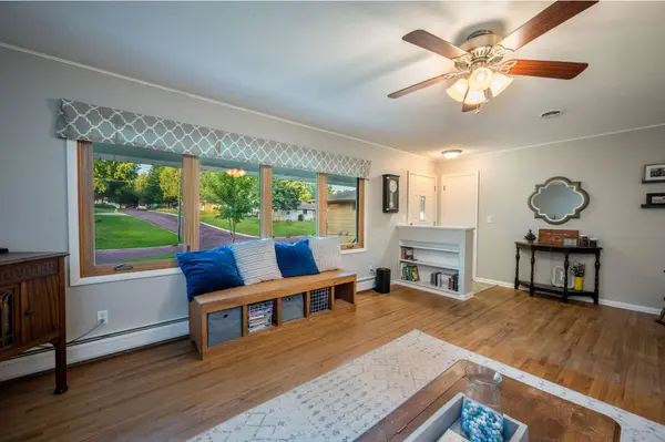 128 Clover LN, Mankato, MN 56001