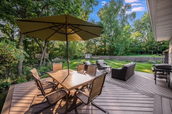 128 Clover LN, Mankato, MN 56001