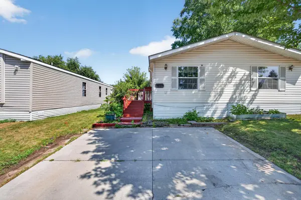 2679 Ryan DR, Maplewood, MN 55119