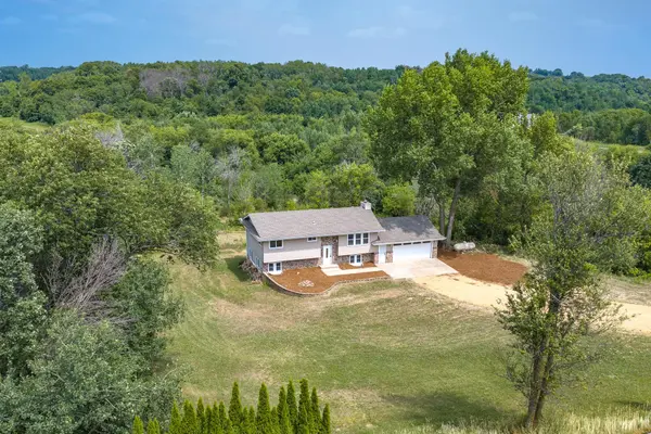 978 70th AVE, Roberts, WI 54023