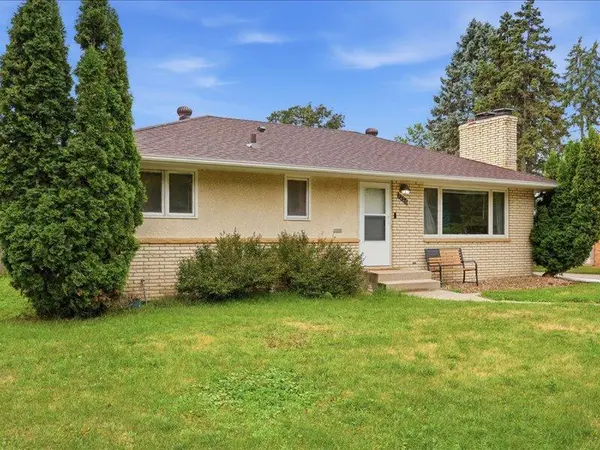 2226 Cardinal PL, Saint Paul, MN 55119