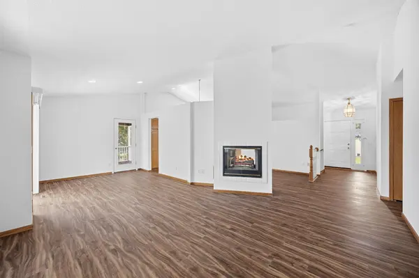 16036 Goodview CT, Lakeville, MN 55044