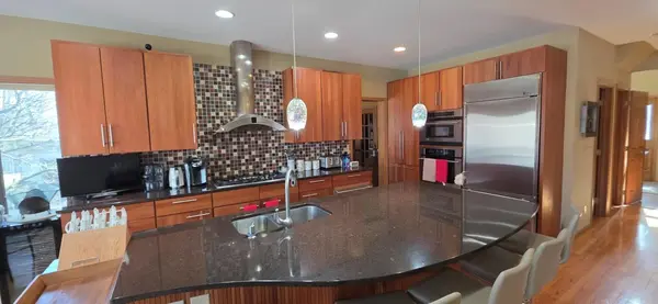 171 Red Oaks DR, Vadnais Heights, MN 55127