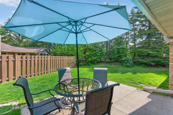 9601 Lonsdale CIR, Minnetonka, MN 55305