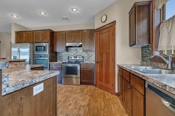 6903 Northwood LN N, Saint Cloud, MN 56303