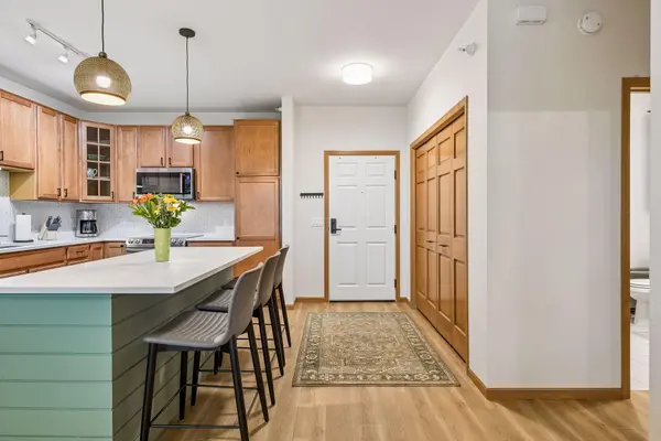 7100 Metro BLVD #415, Edina, MN 55439