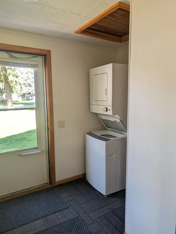 808 S 11th ST, Montevideo, MN 56265
