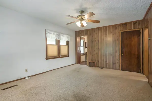 1303 Highland Pkwy, Saint Paul, MN 55116