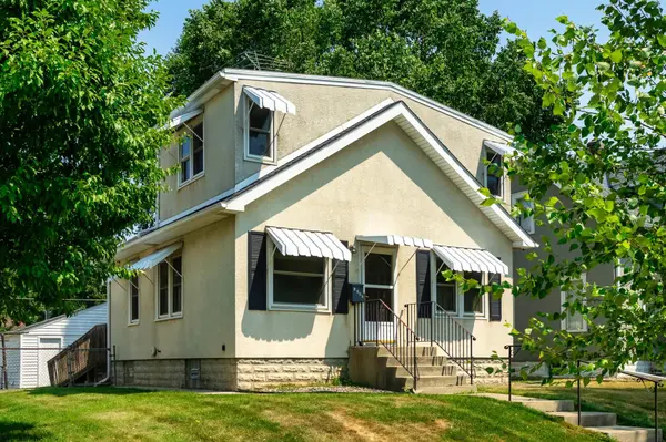 1303 Highland Pkwy, Saint Paul, MN 55116