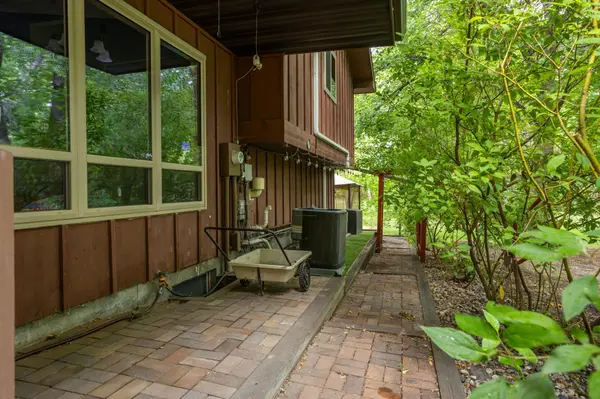 1449 23rd ST S, Fargo, ND 58103