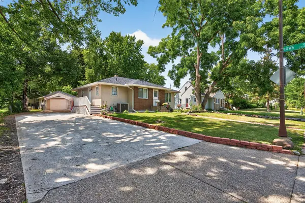 1587 Ruth ST N, Saint Paul, MN 55119