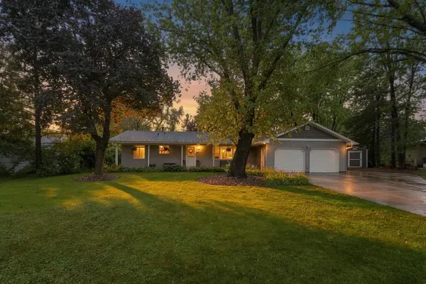 8258 Hemingway AVE S, Cottage Grove, MN 55016