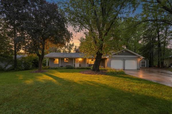 8258 Hemingway AVE S, Cottage Grove, MN 55016