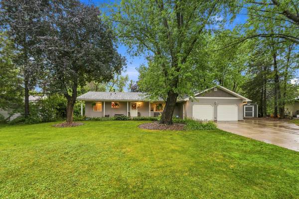 8258 Hemingway AVE S, Cottage Grove, MN 55016