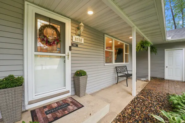 8258 Hemingway AVE S, Cottage Grove, MN 55016