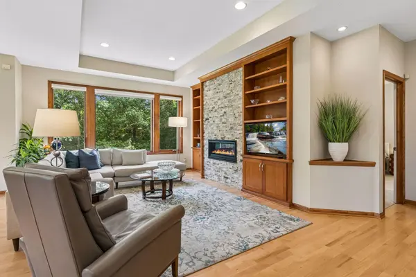 11826 Germaine TER, Eden Prairie, MN 55347