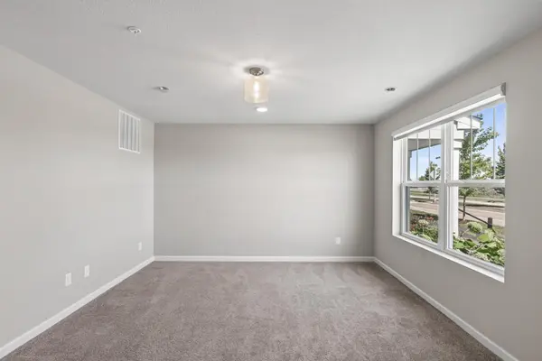 2531 Paddock PATH, Shakopee, MN 55379