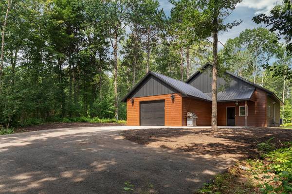 9598 Ossawinnamakee RD, Pequot Lakes, MN 56472
