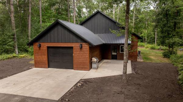 9598 Ossawinnamakee RD, Pequot Lakes, MN 56472