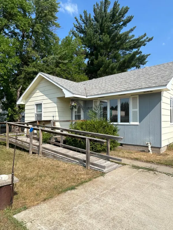 1207 1st ST E, Park Rapids, MN 56470
