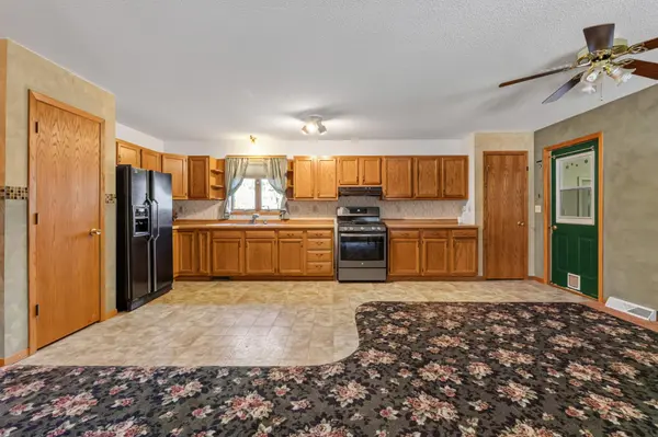 708 N Sprague ST, Caledonia, MN 55921
