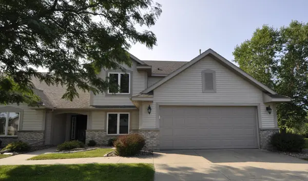 4910 Wildgrass LN NW, Rochester, MN 55901