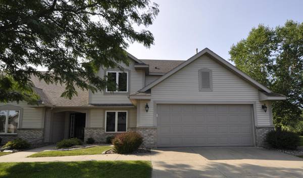 4910 Wildgrass LN NW, Rochester, MN 55901